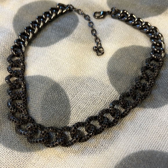 Black metal and rhinestone statement necklace - Picture 4 of 7